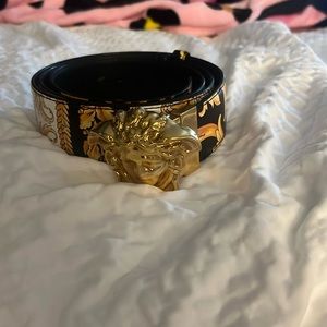 Men’s Reversible Versace Medusa Belt